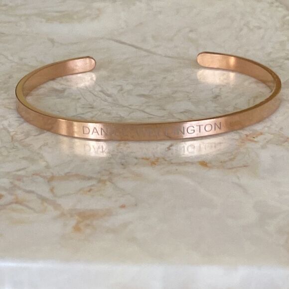 Daniel Wellington Rose Gold Minimalist Cuff Bracelet Unisex - Picture 5 of 10